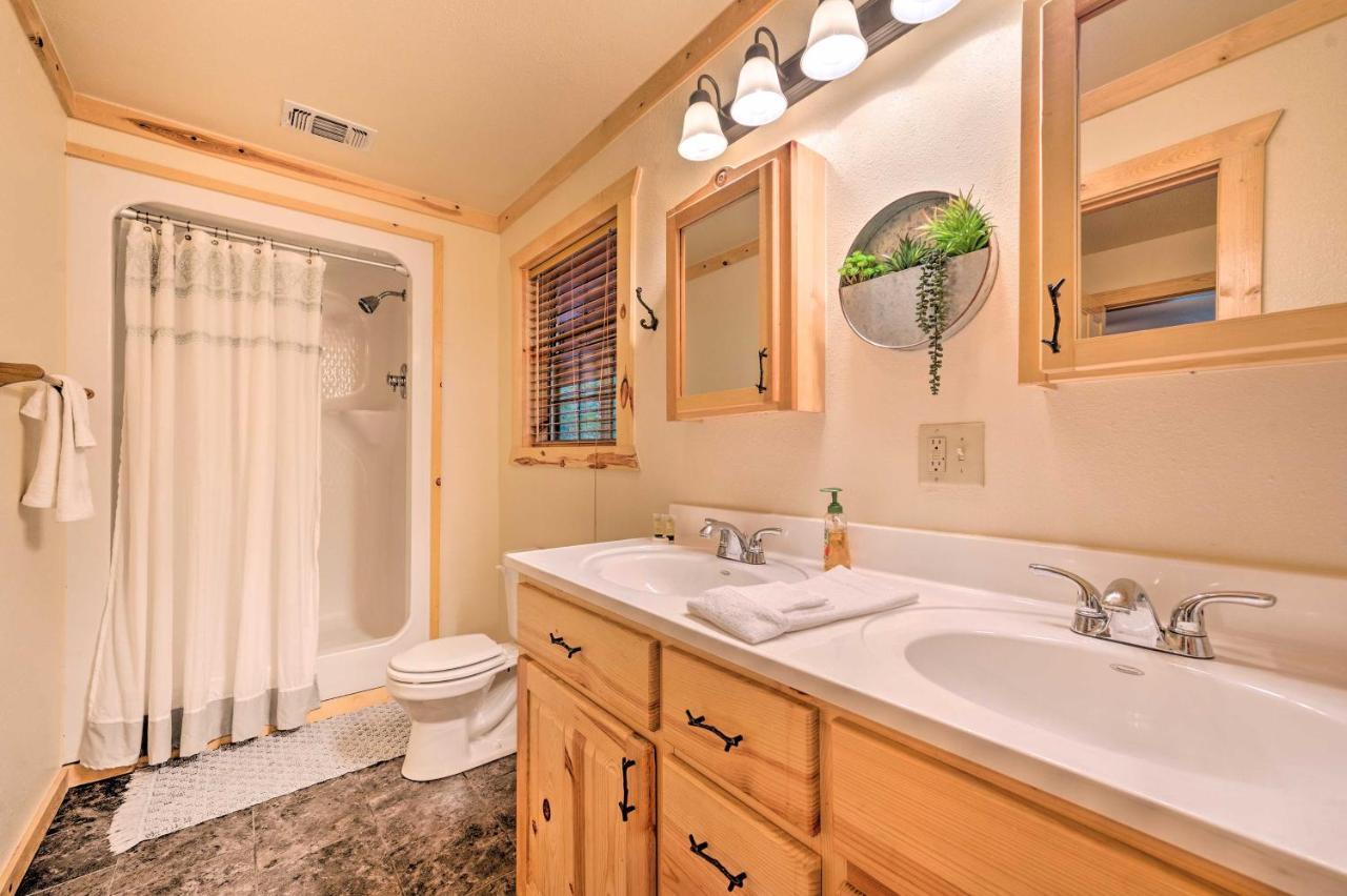 Broken Bow Retreat On 2 Acres With Hot Tub And Deck! Villa Eksteriør billede