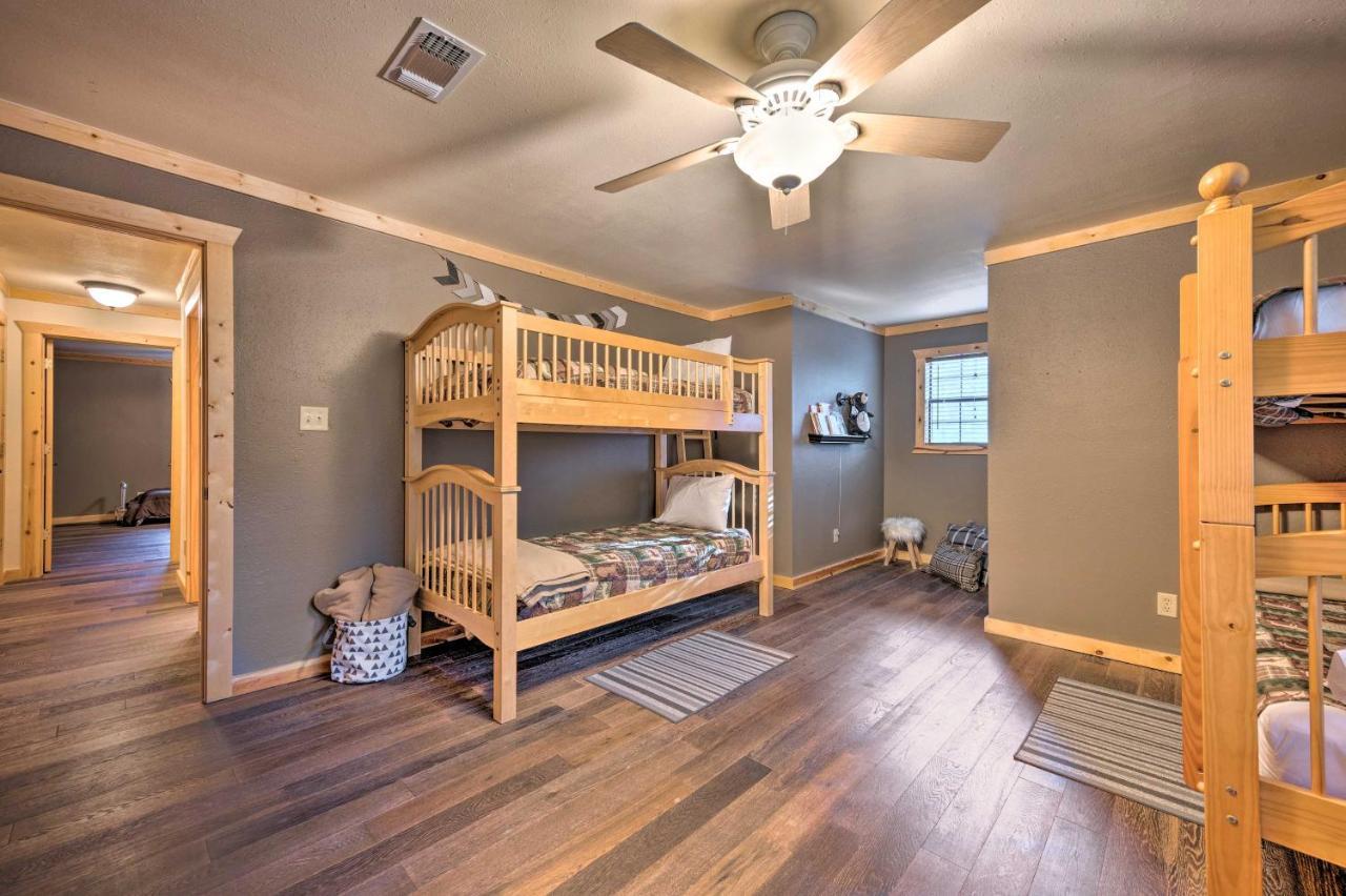 Broken Bow Retreat On 2 Acres With Hot Tub And Deck! Villa Eksteriør billede