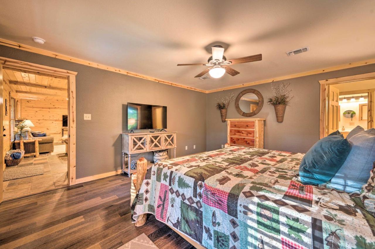 Broken Bow Retreat On 2 Acres With Hot Tub And Deck! Villa Eksteriør billede